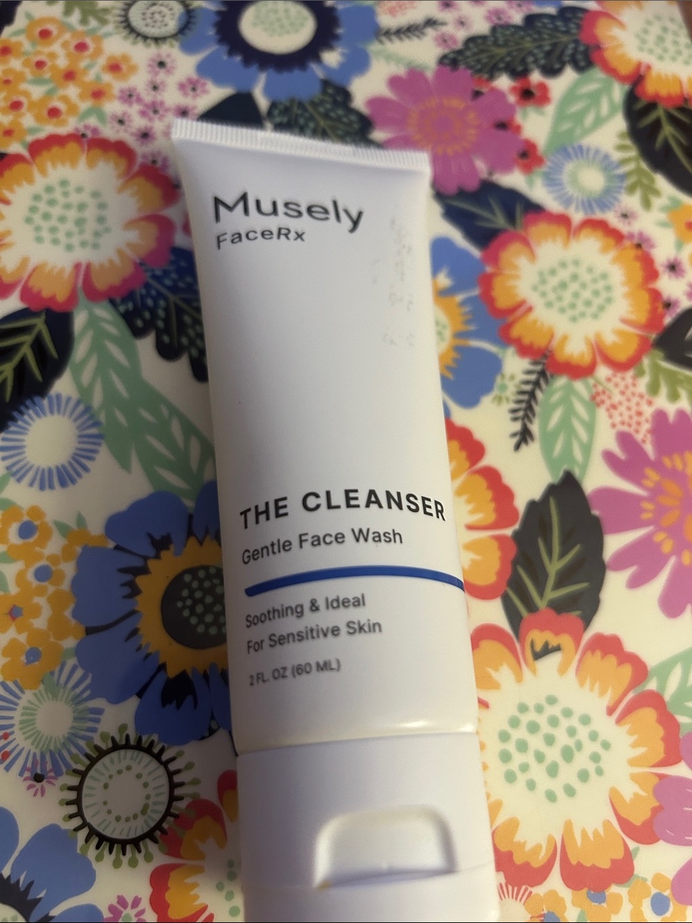 Musely The Cleanser Gentle Face Wash - White